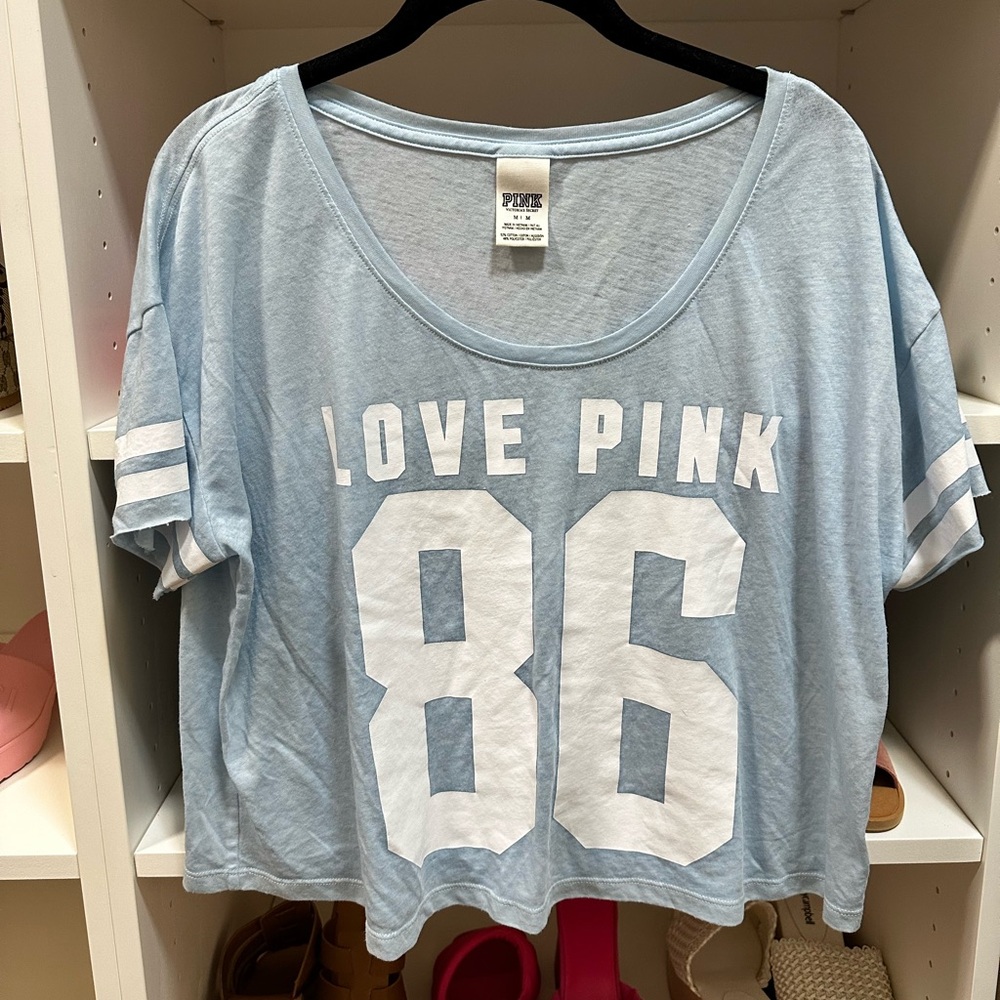NWOT VS PINK cropped varsity tee size M light blue